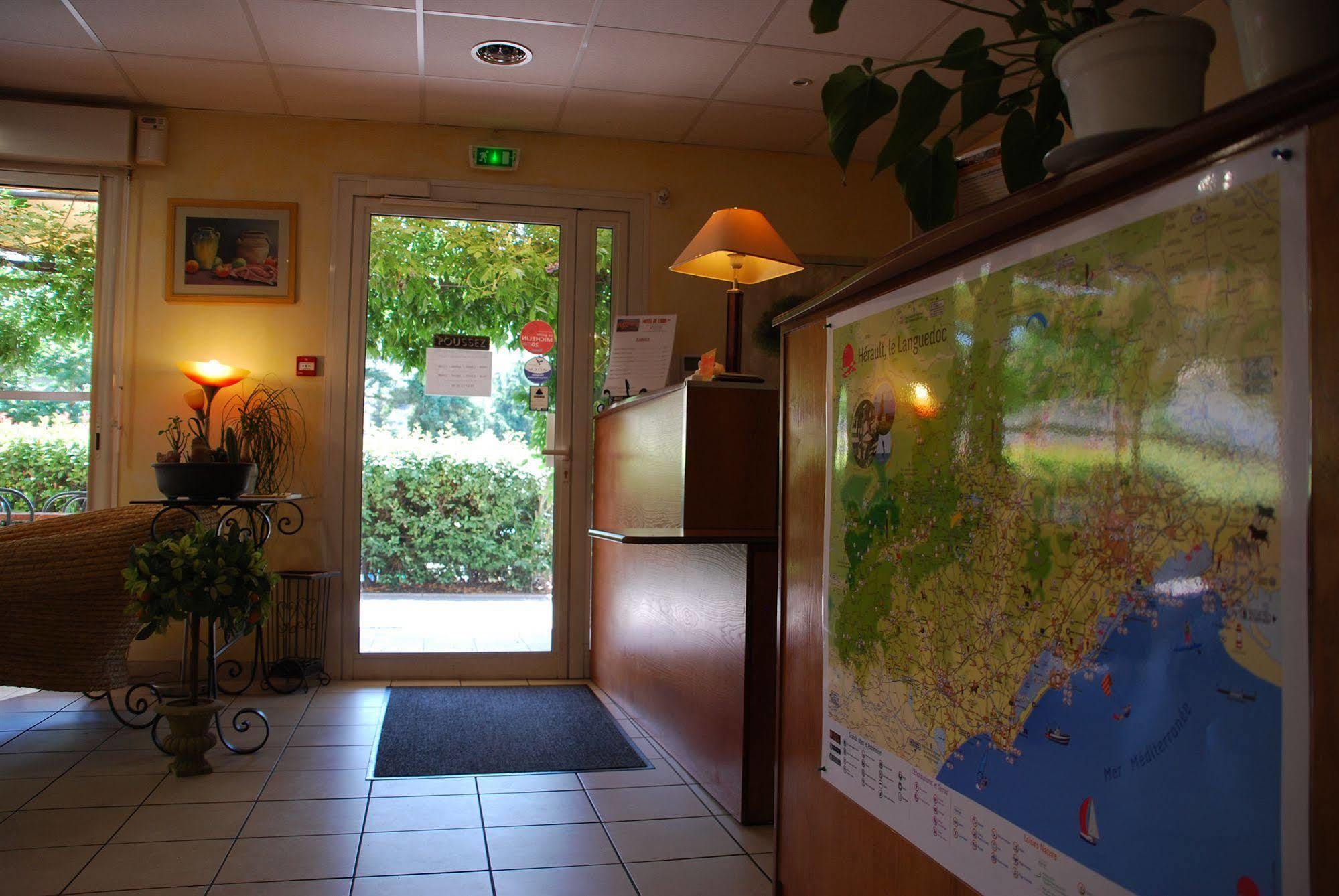 Hotel De L'Orb Bédarieux Екстериор снимка